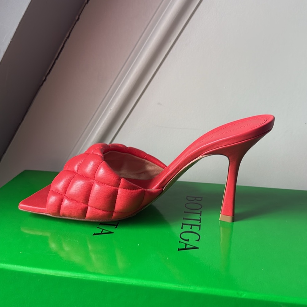 Bottega Veneta Lido Mule red pink